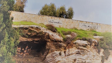 Felshöhle_in_Jerusalem_nahe_einem_Gartengrab_Feb_2020_CG.jpg  