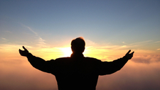 https___www.pfarrbriefservice.de_sites_default_files_atoms_image_prayer-401401_by_johnhain_pixabay_pfarrbriefservice.jpg  
