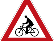 Zeichen_138_-_Radfahrer_kreuzen__StVO_1970.svg.png  