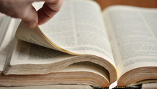 book-pages-2021302_1920.jpg  