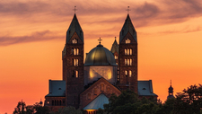 cathedral-g2fa5e2503_1920.jpg  